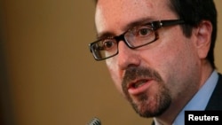 ამერიკის ელჩი თურქეთში, ჯონ ბასი