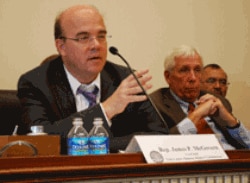 Respublikachi qonunchi Jeyms Makgovern