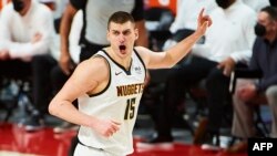 L'intérieur des Denver Nuggets Nikola Jokic lors d'un match contre les Portland Trail Blazers, USA, le 3 juin 2021.