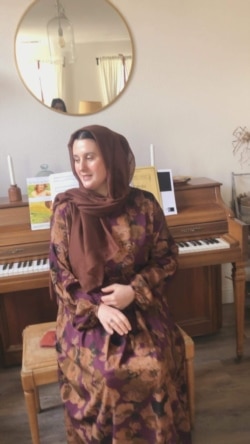 Megan O'Donoghue, seniman asal Amerika yang mahir berbahasa Indonesia dan bisa menyinden (dok: Megan O'Donoghue)