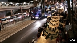 香港学生组织发起平安夜大游行 延续雨伞运动精神