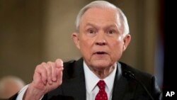 Calon Jaksa Agung AS yang diajukan Presiden Trump, Senator Jeff Sessions (foto: dok).