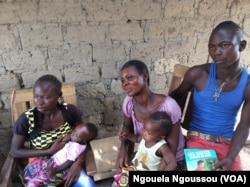 Des réfugiés centrafricains dépendants de l'aide humanitaire à Bétou, au Congo-Brazzaville. (VOA/Ngouela Ngoussou)