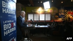 Presiden AS Joe Biden berbicara dalam kampanye di Arizona (19/3). 