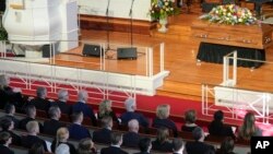 28일 미국 조지아주 애틀랜타 에모리대학 내 교회에서 지미 카터 전 대통령 부인 로잘린 여사 추모 예배가 진행되고 있다.