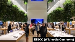 عکس آرشیف از یک فروشگاه شرکت اپل