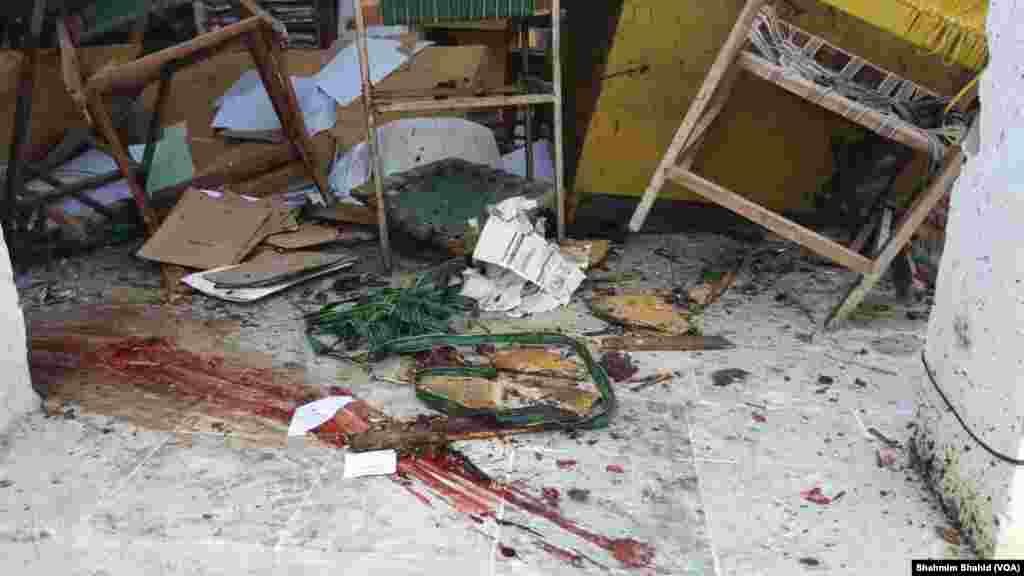 Photo from scene of suicide bombing targeting a court complex in Mardan, Khyber Pakhtunkhwa province, Pakistan, Sept. 2, 2016.&nbsp; (Photo: VOA Urdu Service)