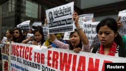 Para TKI di Hong Kong melakukan aksi unjuk rasa menuntut perlindungan yang lebih memadai terhadap para pekerja migran setelah terungkapnya kasus penyiksaan Erwiana Sulistyaningsih oleh majikannya di Hong Kong (foto: ilustrasi).