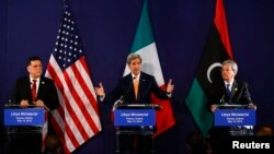 ក្រុម​អ្នក​សប្បាយ​រីករាយ​ប្រឡាក់​ខ្លួន​ដោយ​ប្រេង​ម៉ាស៊ីន​ ហើយ​ចូល​រួម​ក្នុង​ពិធី​ប្រចាំ​ឆ្នាំ​មួយ​ឈ្មោះ​ថា&nbsp;Cascamorras នៅ​ក្រុង Baza​ ប្រទេស​អេស្ប៉ាញ។