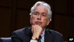 Direktur CIA Bill Burns menghadiri sidang dengan dengan anggota Senat AS di Washington, pada 14 April 2021. (Foto: Graeme Jennings/Pool via AP)