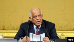 Ali Abdel-Al, le président du parlement égyptien, prononce un discours devant les membres du Parlement au cours de leur session inaugurale au Caire, en Egypte, 10 janvier 2016. epa / NAMER GALAL ÉGYPTE OUT