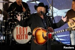 Toby Keith performs at the "Make America Great Again! Welcome Celebration" concert at the Lincoln Memorial in Washington, Jan. 19, 2017.