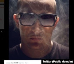 DJ Snake selfie posted on Twitter, May 5, 2014.