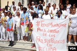 Damas de Blanco protest in Havana, Cuba, March 20, 2016. (V. Macchi / VOA)