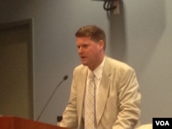 前美国国务院亚太副助卿薛瑞福(Randy Schriver)（美国之音 钟辰芳拍摄）