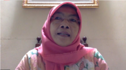 Tangkapan layar Komisioner Komnas Perempuan Maria Ulfa Anshor. (Foto: VOA/Sasmito Madrim)