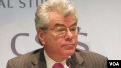 11일 워싱턴 민간단체 전략국제문제연구소(CSIS)에서 북 핵 관련 세미나가 열린 가운데, 게리 세이모어 전 백악관 국가안보회의 대량살상무기 조정관이 참석했다.