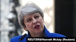 Od sada, jedva čekam da ja budem ta koja postavlja pitanja, jer živimo u interesantnim vremenima: Tereza Mej