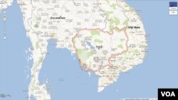 រូបថត screenshot មួយ​នៃ​គេហទំព័រ​ផែនទី Google Maps កាល​ពី​ថ្ងៃ​ទី​២៤ ខែ​ឧសភា ឆ្នាំ​២០១៣ បង្ហាញ​ផែនទី​ប្រទេស​កម្ពុជា​ជា​ភាសា​ខ្មែរ។