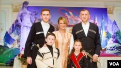 აჭარის ახალი მეთაური ოჯახთან ერთად