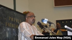 Le député de l’opposition Josuah Osih du SDF à Yaoundé, Cameroun, le 26 avril 2019. (VOA/Emmanuel Jules Ntap)