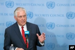 렉스 틸러슨 미국 국무장관이 15일 유엔 안보리 장관급 회의가 끝난 후 기자회견에서 북한과의 대화 전제조건 등에 대해 추가로 설명하고 있다.