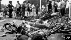 六四天安门民主运动被血腥镇压后的北京街头 （1989年6月4日 资料照片）