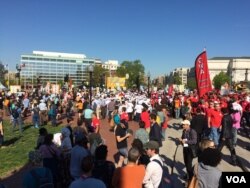 Protesters calling themselves Democracy Awakening said their march against big money was a necessary act of civil disobedience in Washington, D.C., April 18, 2016. (E. Sarai/VOA)