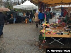 Sebuah pasar barang bekas atau diskon di Mannheim, Jerman, yang populer di kalangan pengungsi (22/11).