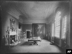 Here's Mount Vernon's banquet hall in 1902. Still no a/c units.