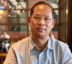 លោក ម៉ោញ សារ៉ាត់ ប្រធាន​ក្រុមការងារ​គណបក្ស​សង្គ្រោះ​ជាតិ​ប្រចាំខេត្ត​ឧត្តរមានជ័យ។ (Facebook/Mounh Sarath (ម៉ោញ សារ៉ាត់))