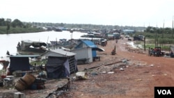 ទិដ្ឋភាព​តំបន់​នេសាទ​ក្នុង​ឃុំ​ឆ្នុកទ្រូ ស្រុក​បរិបូរណ៍ ខេត្ត​កំពង់ឆ្នាំង ថ្ងៃ​ទី៩ ខែសីហា ឆ្នាំ​២០២០។ (ស៊ុន ណារិន/វីអូអេ)