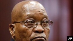 Rais wa zamani wa Afrika Kusini Jacob Zuma katika uwanja wa Mahakama Kuu huko Durban, Afrika Kusini,April 6, 2018.