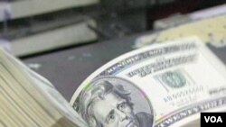 Komisi Pengurangan Defisit diperkirakan akan mengumumkan kegagalan kesepakatan pengurangan 1,3 triliun dolar defisit federal, hari Senin (21/11) (foto: ilustrasi).