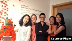 ពិព័រណ៍​​«ការ​រួម​បញ្ចូល​គ្នា៖ សិល្បការិនី​​ក្នុង​ចំណោម​អ្នក​ភៀស​ខ្លួន​មក​នៅ​បរទេស»​ដាក់​បង្ហាញ​​នៅ​ក្រុង​ញូយ៉ក ពី​ថ្ងៃ​ទី​១០-៣០ ខែ​មិថុនា ឆ្នាំ​២០១៦។ (Courtesy photo៖ InCube Arts)