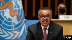 Direktur Jenderal Tedros Adhanom Ghebreyesus menyampaikan pidato pada Sidang Kesehatan Dunia, 24 Mei 2021. (Foto: AFP/WHO/Christopher Black)