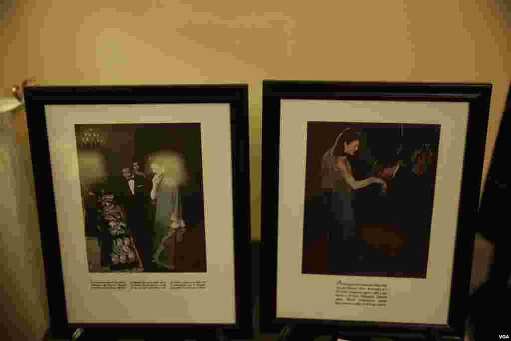 ស្ថានទូតសហរដ្ឋអាមេរិកប្រចាំកម្ពុជាបានរៀបចំការតាំងបង្ហាញរូបភាពដើម្បីអបអរខួបគម្រប់៥០ឆ្នាំនៃទស្សនកិច្ចរបស់អ្នកស្រី Jacqueline Kennedy ដែលជាភរិយារបស់ប្រធានាធិបតីអាមេរិកទី៣៥ លោក John F. Kennedy កាលពីថ្ងៃទី១៤ វិច្ឆិកា ២០១៧ រាជធានីភ្នំពេញ។(ទុំ ម្លិះ/VOA)