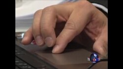 香港民主派议员呼吁奥巴马不要起诉国安泄密人 