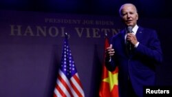 资料照片：美国总统拜登在越南首都河内举行记者会。（2023年9月10日）