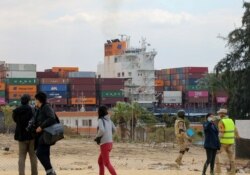 30일 이집트 수에즈 운하에서 선방 통행이 재개됐다.