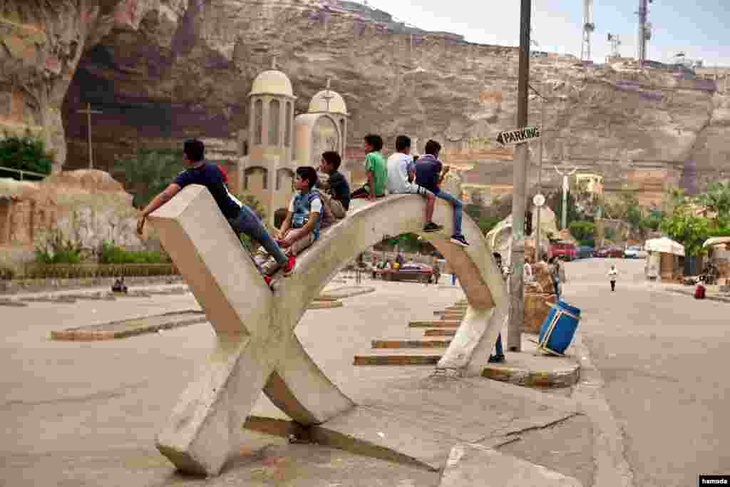 Major Cairo churches also opened for Sunday mass for the first time in more than five months, Aug. 30, 2020. (Hamada Elrasam/VOA)
