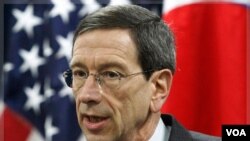 Penasihat Departemen Luar Negeri Amerika, Robert Einhorn berada di Korea Selatan untuk mendesak diperketatnya sanksi atas Iran.