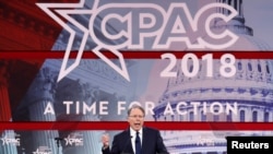 អនុប្រធាន​សមាគម​កាំភ្លើង​ជាតិ​លោក​ Wayne LaPierre ថ្លែង​នៅ​ក្នុង​សន្និសីទ​អភិរក្ស​នយោបាយ (CPAC) ក្នុង​រដ្ឋ​ Maryland កាលពី​ថ្ងៃទី​២២ កុម្ភៈ ២០១៨។