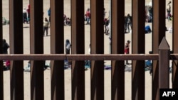 საზღვარი აშშ-მექსიკას შორის ქ. ელ-პასოში, ტეხასის შტატი, აშშ. 11 მაისი, 2023 წ.