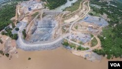 រូបឯកសារ៖ សំណង់ទំនប់វារីអគ្គិសនីដនសាហុង 