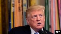 ប្រធានាធិបតី​ ដូណាល់ ត្រាំ ថ្លែង​នៅ​ក្នុង​ពិធី​រំលប់​ខួប​លើក​ទី​៣៥ កាលពី​ថ្ងៃទី​២៥ ខែ តុលា ឆ្នាំ ២១៨​នៅ​ក្នុង​រដ្ឋ​ធានី​វ៉ាស៊ីនតោន។