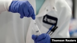 L'Afrique est le continent le moins vacciné au monde contre le Covid-19, avec moins de 20% de ses 1,2 milliard d'habitants ayant reçu deux doses de vaccin.