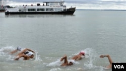 Berenang di lautan bisa berbahaya akibat pemanasan global yang menyebabkan proliferasi bakteri Vibrio (foto:dok).