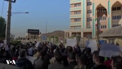 تجمع اعتراضی پرستاران مقابل استانداری قم: «پرستار نباشه، سیستم از هم می‌پاشه»