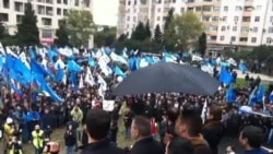 Mitinq iştirakçılarının istefa çağırışları